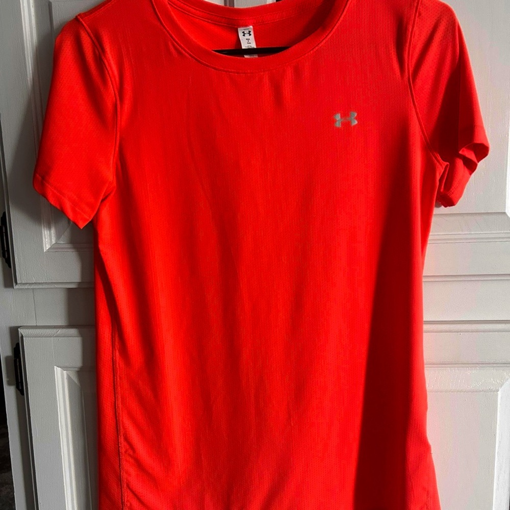 Under Armour Women's Bright Red Short Sleeve Tee Heat Gear
